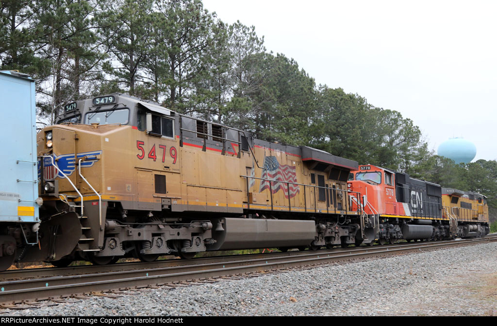 UP 5479 is the last of 3 units on NS train 6W4